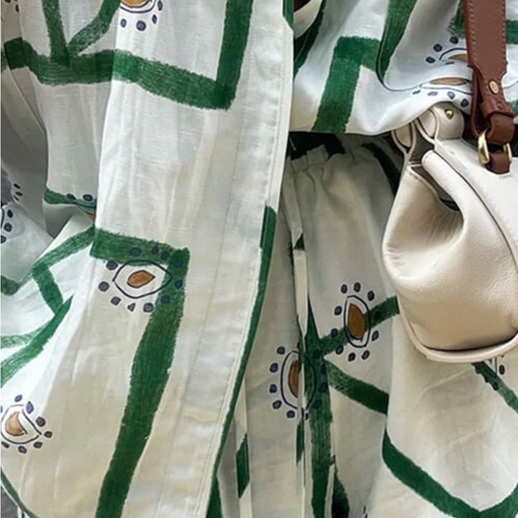 Commense Print Drawstring Shorts Set - Picture 2 of 10